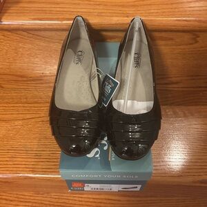 Cliffs by White Mountain Patent Black Flats 9 Wide